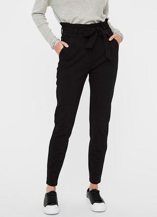 Черные демисезонные брюки vero moda