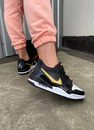 Nike jordan legacy 312 low black gold топові жіночі високі кросівки найк джордан чорні золоті люкс женские черные высокие кроссовки черные золотые1 фото