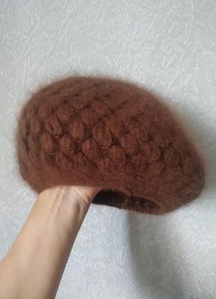Теплый зимний красивый берет шапка ангора натуральная шерсть.2 фото