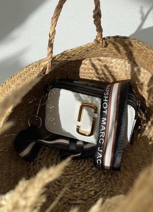 Marc jacobs small camera bag white black жіноча міні сумочка марк джейкобс чорно біла червона всередині брендовая сумка черно белая красная внутри8 фото