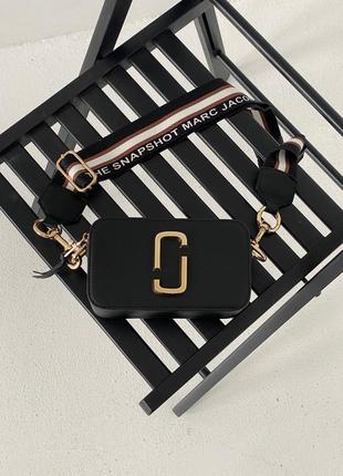 Marc jacobs small camera bag black/gold міні сумочка марк джейкобс чорна золотий логотип брендовая черная сумка золотой логотип8 фото