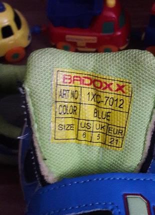 Детские кроссовки 4