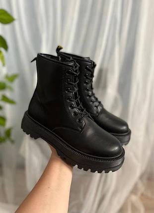 Зимние ботинки кожаные женские черные