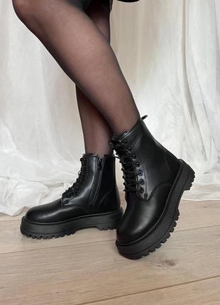 Зимние ботинки кожаные женские черные