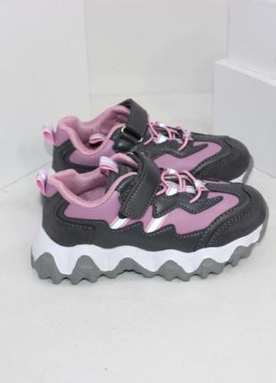Круті кросівки для дівчаток сірі з кольоровими вставками2 фото