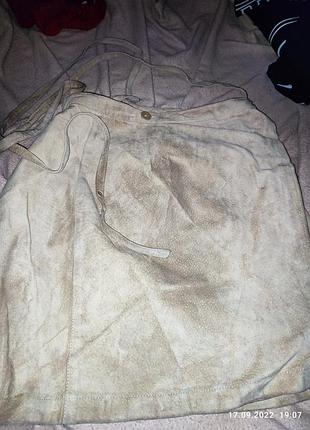 Цікава спідниця з лямками ,шкіра