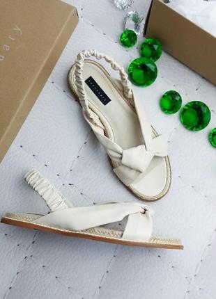 Sanctuary оригінал шкіряні бежеві сандалії