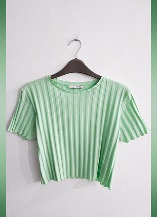 Футболка вкорочена pull and bear