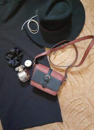 Маленькая коричневая сумка2 фото