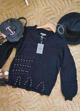 Черный стильный свитер