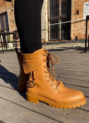 Жіночі ботінки  dior boots brown

женские ботинки  диор