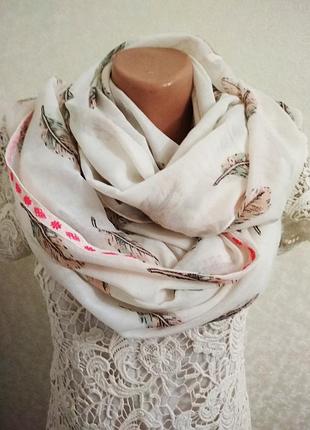 Шарф, снуд, хомут, принт пёрышки. 1+1= 50% скидки на 3ю вещь.