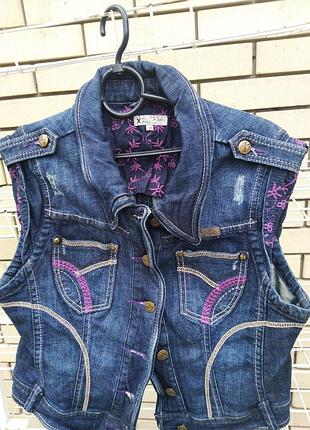 Жилет женский джинсовый, размер м/л.