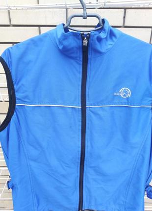 Жилет женский,унисекс тонкий, размер 40/42.