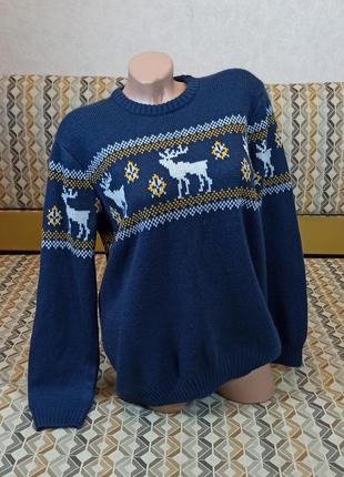 Свитер тёплый с оленями унисекс новогодний.