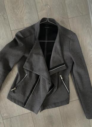 Піджаки в школу / університет / на роботу