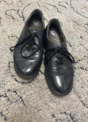 Продам кожаные женские ботинки