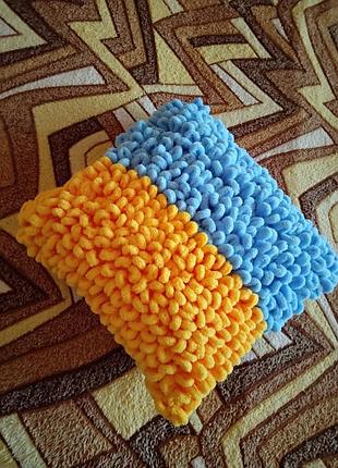 М'яка в'язана подушка3 фото