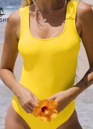 Жовтий суцільний купальник з відкритою спинкою3 фото