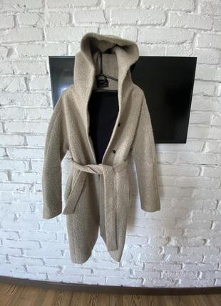 Шерстяне пальто під під пояс pull& bear