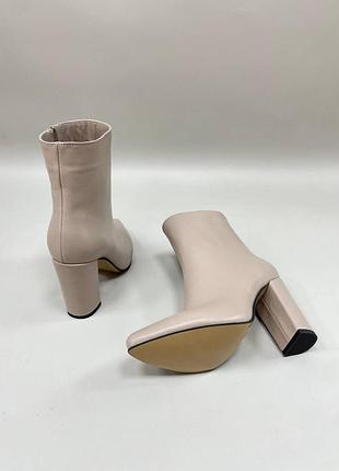 Ботильони жіночі