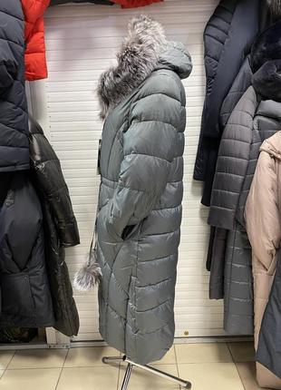 Шикарное зимнее пальто с натуральным мехом,последнее м,изумруд.