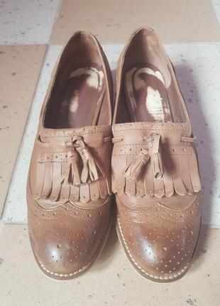 Туфлі лофери.