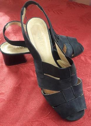 Босоніжки  жіночі