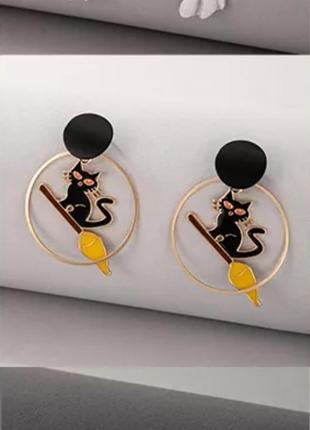 Крутые серьги кот на метле сережки хеллоуин