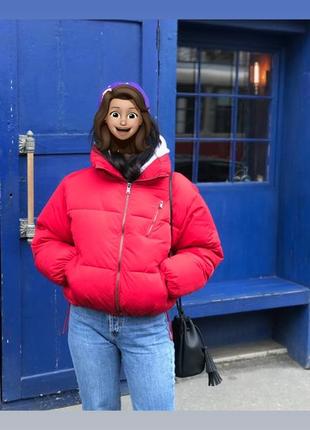 Теплая красная куртка