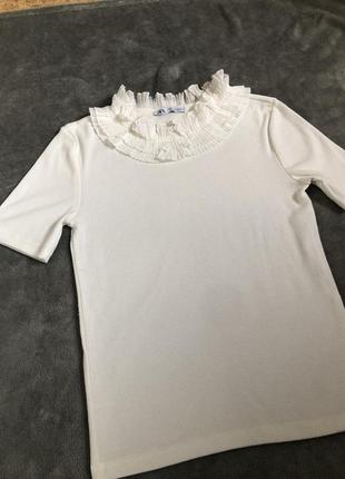 Футболка блуза з декором на комірі zara