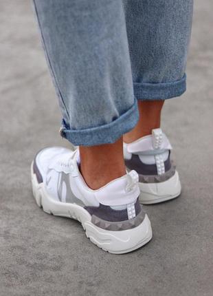 Жіночі кросівки valentino garavani rockrunner white camo

женские кроссовки4 фото