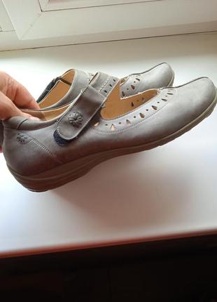 Супер зручні туфлі, сірого кольору на липучках 41 р