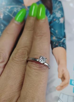 Каблочка с кристаллом