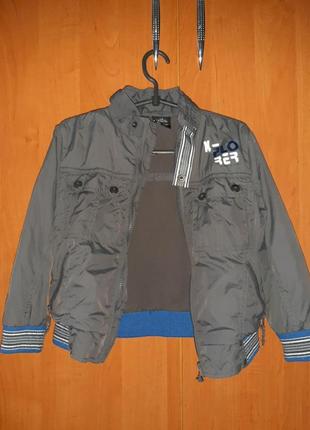 Курточка-вітровка