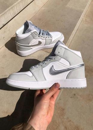 Nike air jordan 1 silver/grey/white жіночі високі кросівки найк джордан сірі срібні женские высокие брендовые кроссовки серебряные серые