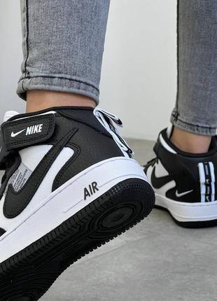 Nike air force mid utility black white жіночі високі кросівки найк чорно білі женские высокие брендовые топовые кроссовки черно белые6 фото