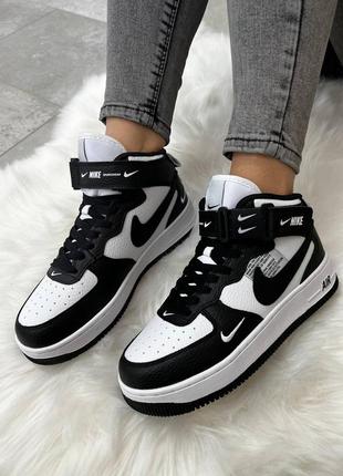 Nike air force mid utility black white жіночі високі кросівки найк чорно білі женские высокие брендовые топовые кроссовки черно белые7 фото