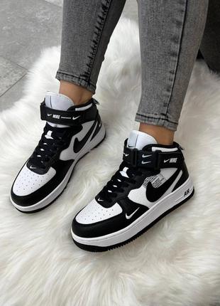 Nike air force mid utility black white жіночі високі кросівки найк чорно білі женские высокие брендовые топовые кроссовки черно белые6 фото