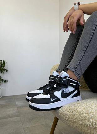 Nike air force mid utility black white жіночі високі кросівки найк чорно білі женские высокие брендовые топовые кроссовки черно белые5 фото