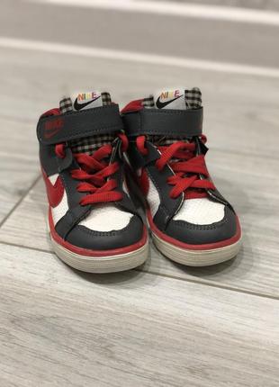 Хайтопи, кросівки