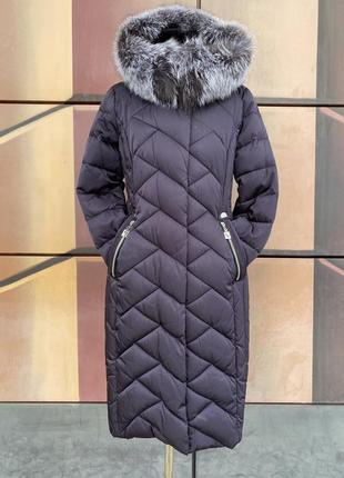 Зимнее пальто пуховик с мехом,последнее л.