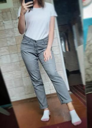 Сірі джинси skinny