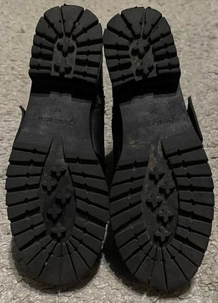 Оригінал.шкіряні жіночі черевики-ботильйони з пряжкою stradivarius7 фото
