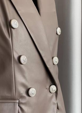 Качественный и стильный кожаный костюм пиджак и мини юбка эко-кожа9 фото