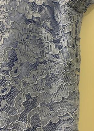 Вечірня сукня-міді небесного кольору з мереживом5 фото