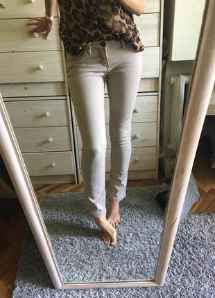 Плотные бежевые джинсы 27-28 s-m
