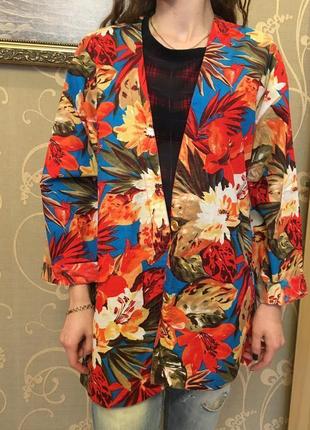 Очень красивый и стильный брендовый пиджак в цветах..100% коттон.4 фото