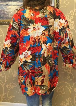 Очень красивый и стильный брендовый пиджак в цветах..100% коттон.2 фото
