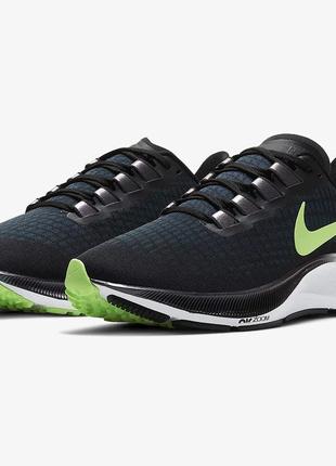 Кросівки nike оригінал 47,5 розміру в стані нових